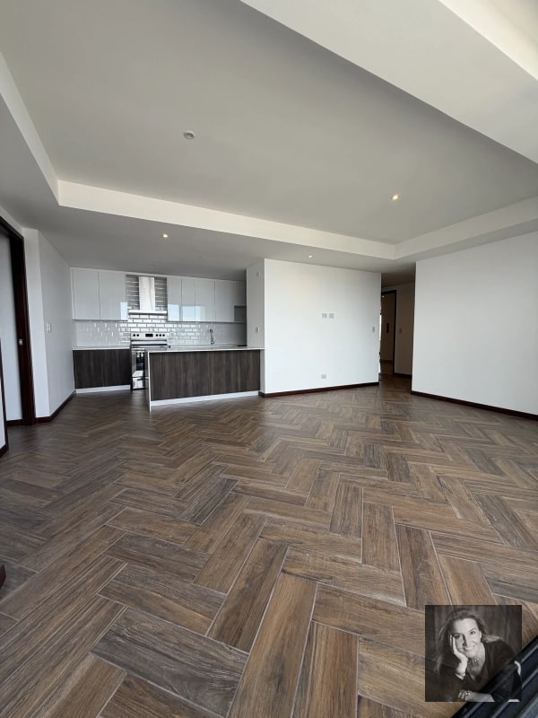 Apartamento en Venta en Edificio Zona 10 | 3 Habitaciones | 130 m² - 17