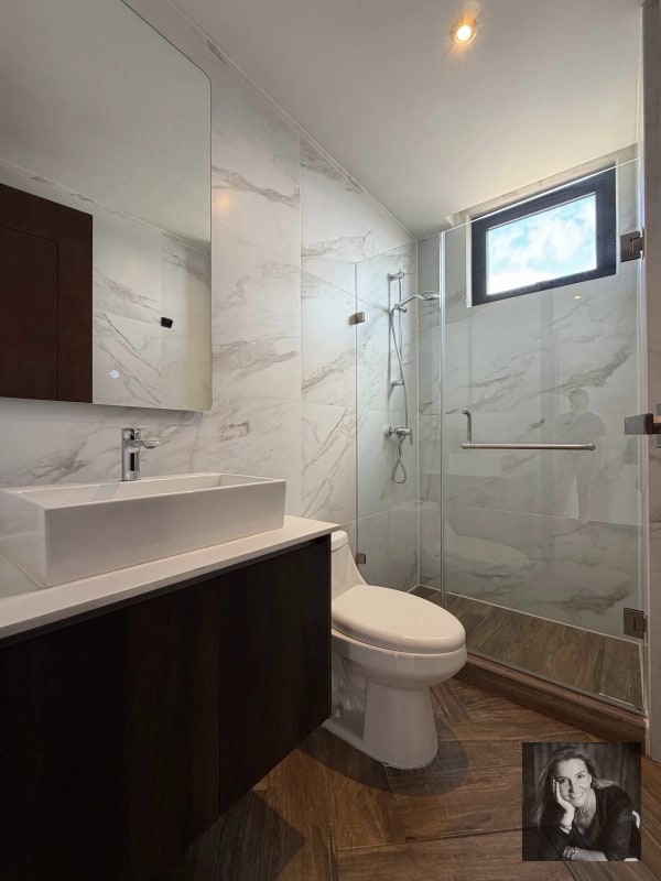 Apartamento en Venta en Edificio Zona 10 | 3 Habitaciones | 130 m² - 2