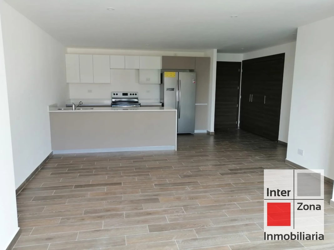 Apartamento en renta. Parque 15, Zona 15 - 7