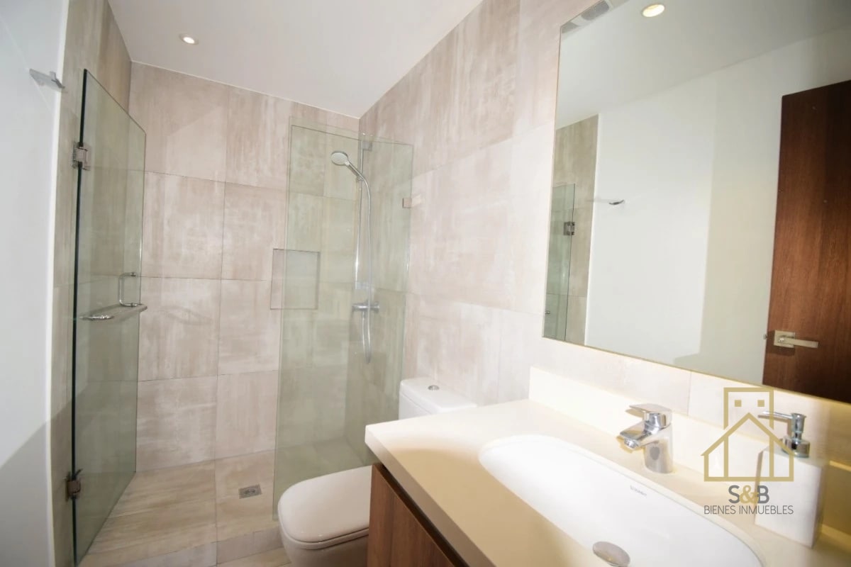 Apartamento en venta, zona 10 - 3