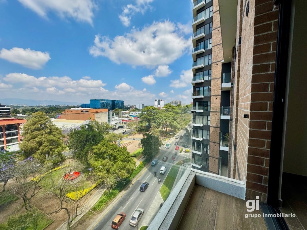 Apartamento de 2 dormitorios en venta en zona 14 - 8