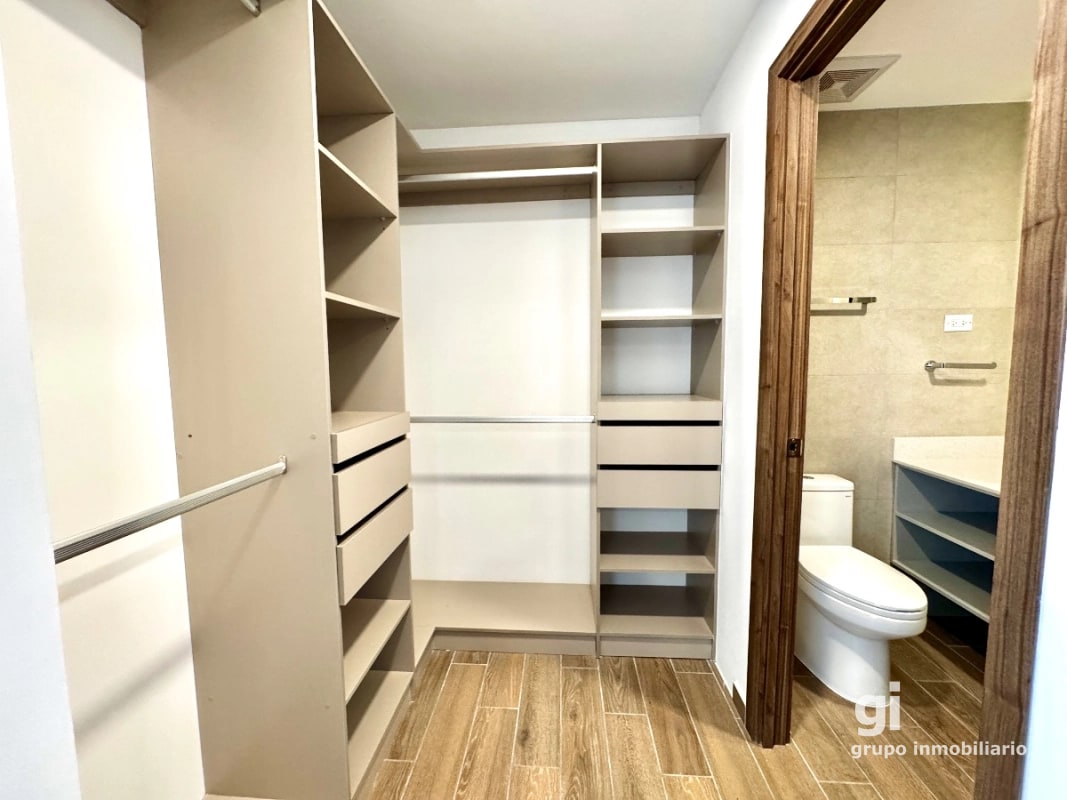 Apartamento de 2 dormitorios en venta en zona 14 - 3