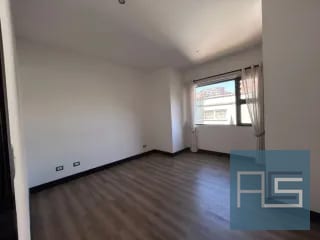Amplio apartamento en venta de 2 hab en zona 10 — Apartamento en Venta en Zona 10, Guatemala, Ciudad — miniatura 12 de 17