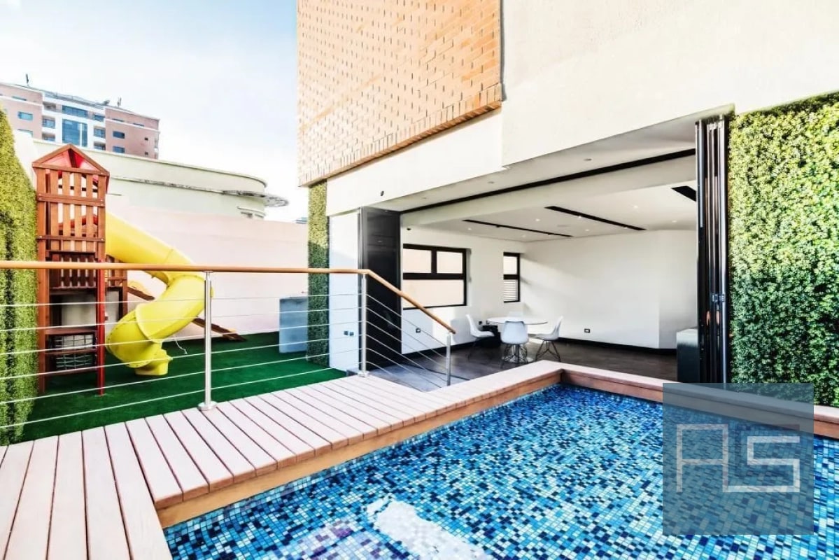 Amplio apartamento en venta de 2 hab en zona 10 - 15