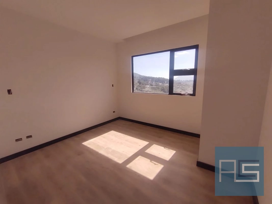 Moderno Apto en nivel alto para estrenar de 3 habitaciones con dorm de servicio en Vista Hermosa II, zona 15 - 12