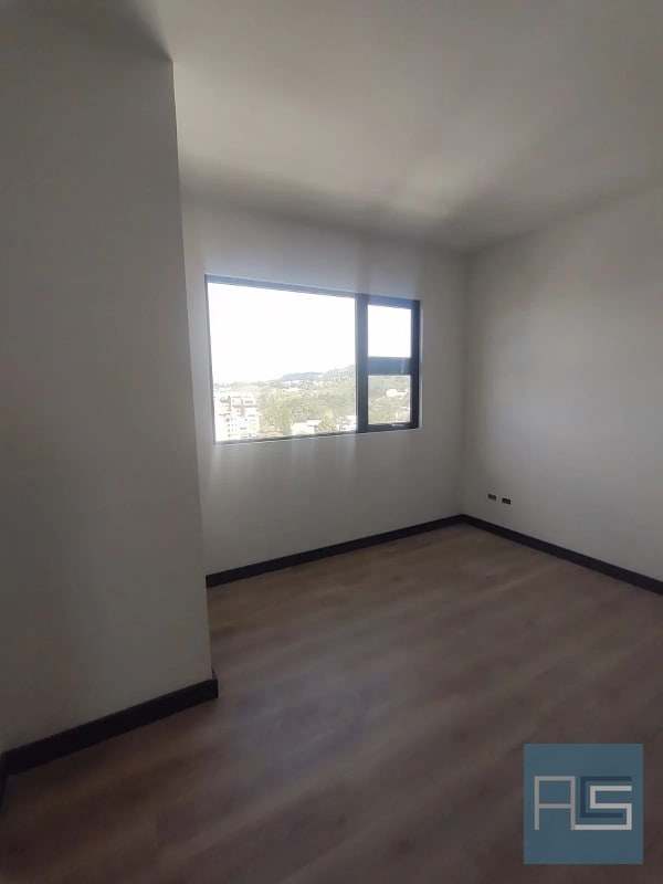 Moderno Apto en nivel alto para estrenar de 3 habitaciones con dorm de servicio en Vista Hermosa II, zona 15 - 11
