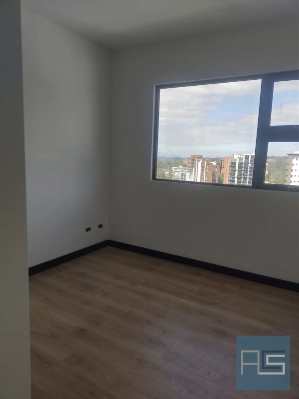Moderno Apto en nivel alto para estrenar de 3 habitaciones con dorm de servicio en Vista Hermosa II, zona 15 - 10