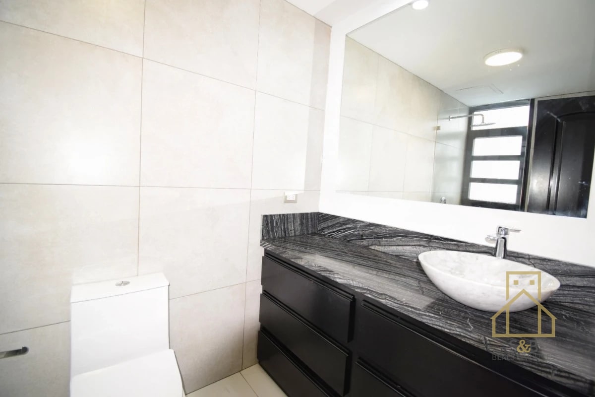 Apartamento en renta, zona 14 - 2