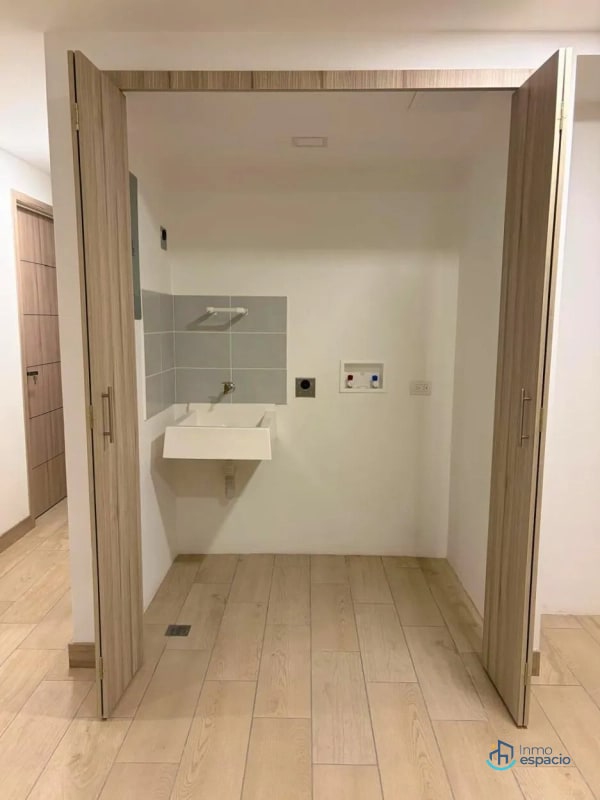 Apartamento en Alquiler – Edificio Armonía, Zona 12 - 6
