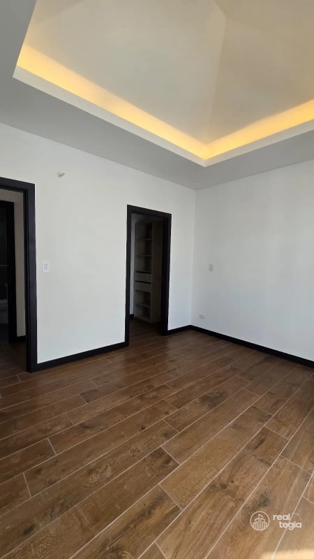 APARTAMENTO LIRIOS IV DE CAYALÁ ZONA 16 - 11