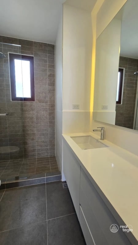 APARTAMENTO LIRIOS IV DE CAYALÁ ZONA 16 - 3