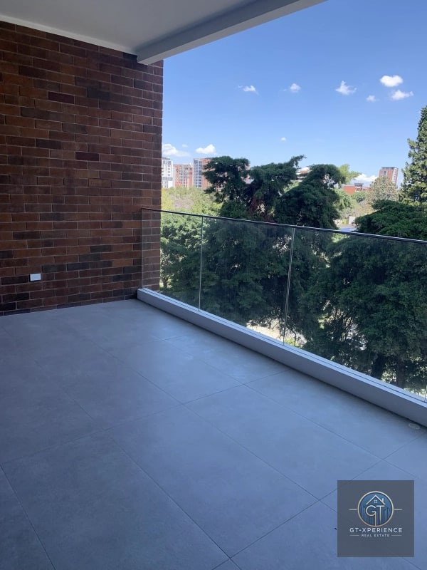 Lindo y amplio apartamento en edificio Echo, zona 14 - 11