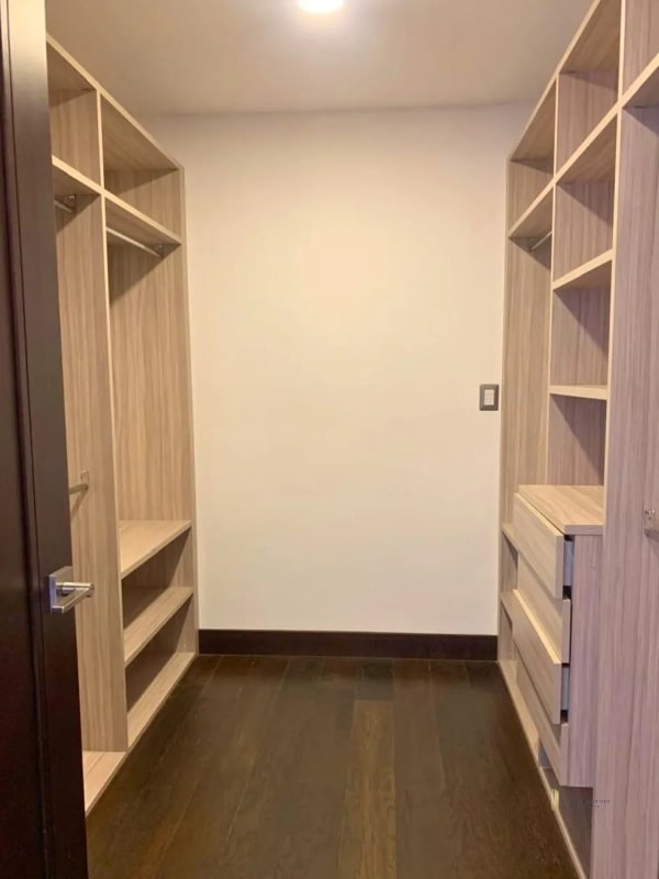 RENTA AMPLIO APARTAMENTO 3 HABITACIONES + SERVICIO– Edificio Bosco, Zona 15 - 7