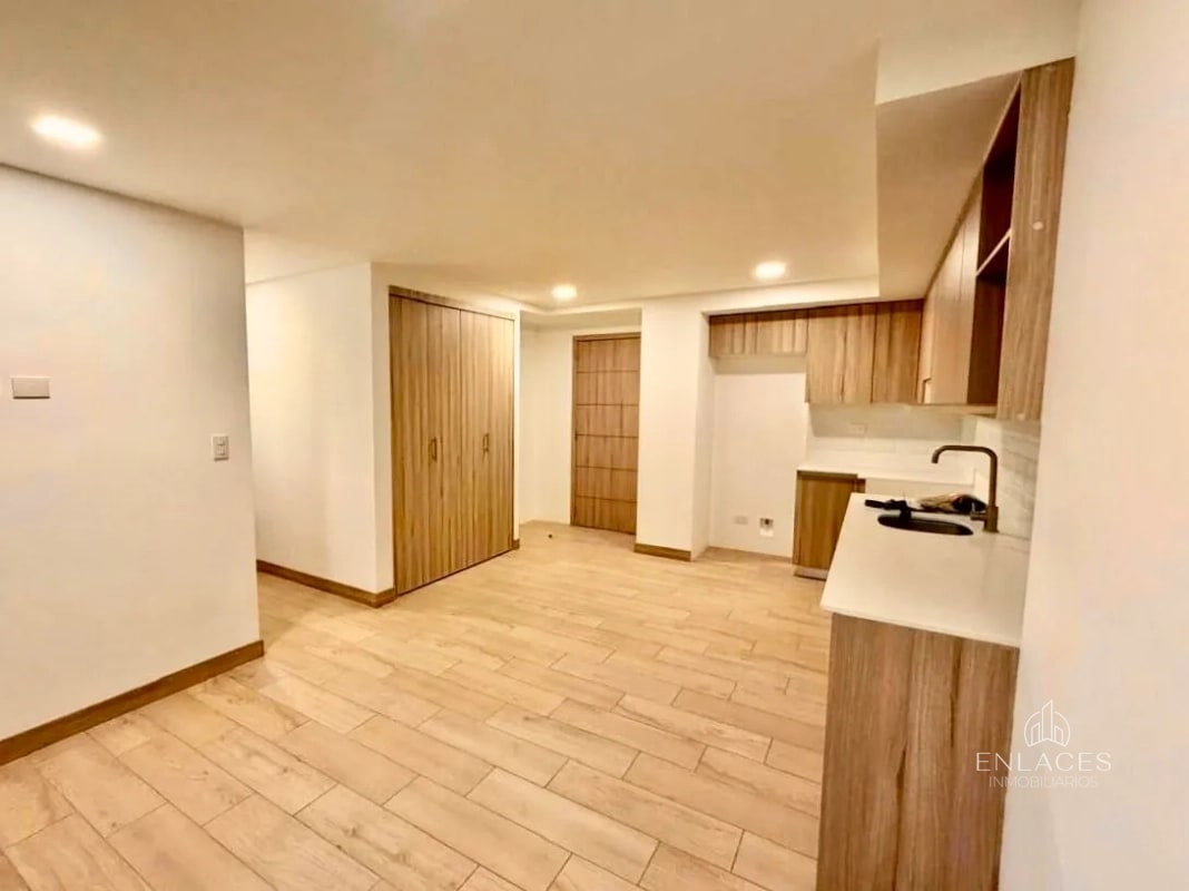 Zona 12 • Apartamento en Renta • Edificio Armonía - 1