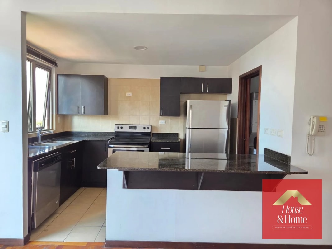 Apartamento en renta zona 14 -Torre Quattro - 16