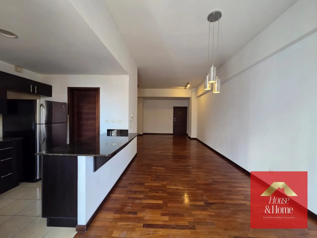 Apartamento en renta zona 14 -Torre Quattro - 14
