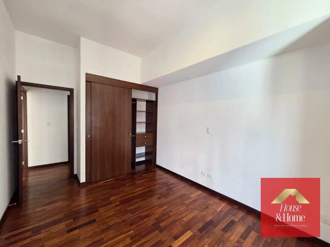 Apartamento en renta zona 14 -Torre Quattro - 8