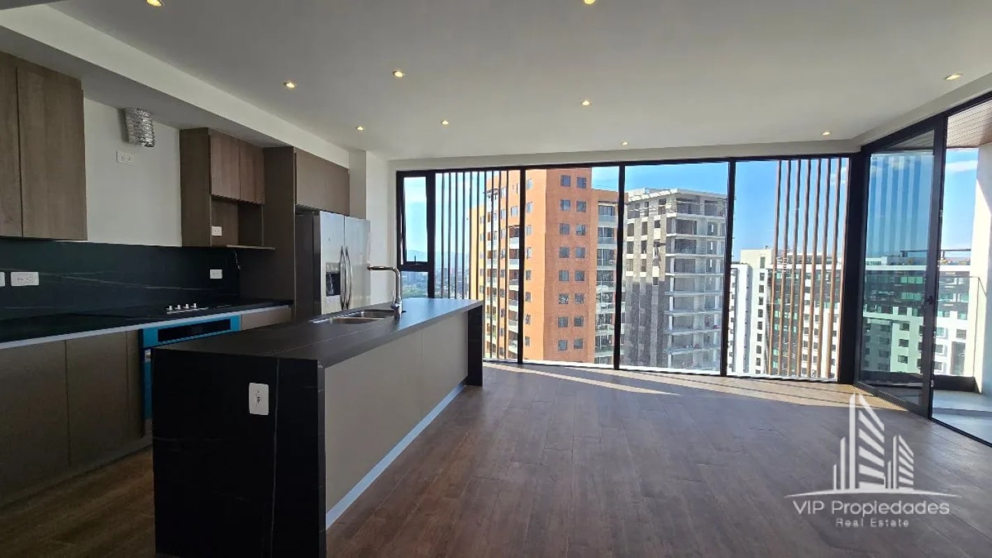 Apartamento en alquiler en Zona 15-Gaura - 1