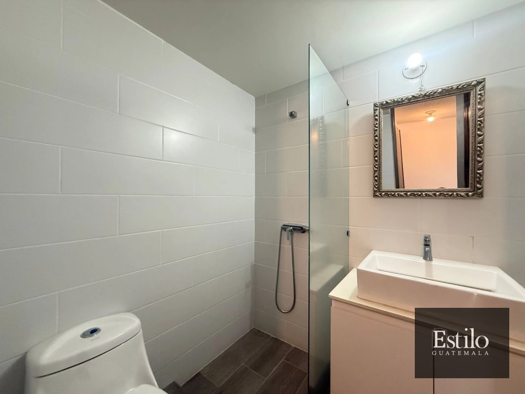 HERMOSO APARTAMENTO CON BALCÓN EN VENTA - 2