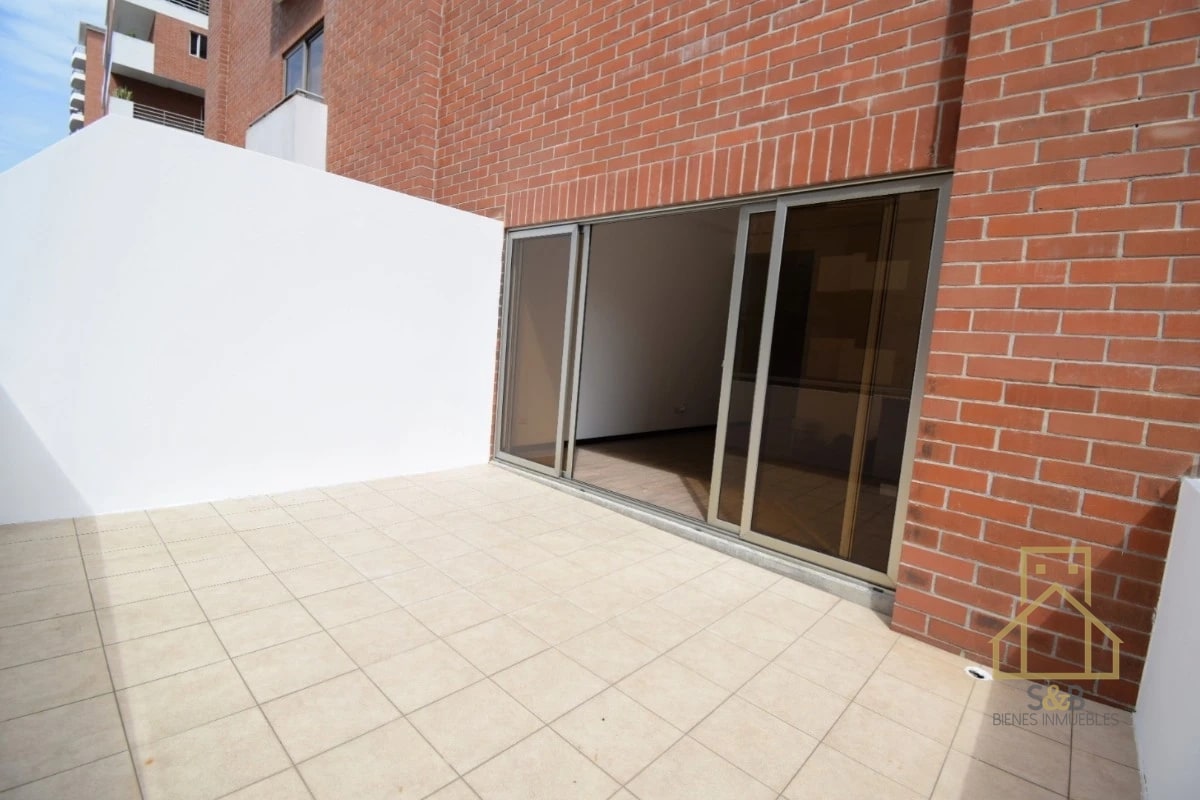 Apartamento con terraza en renta, zona 10 - 1