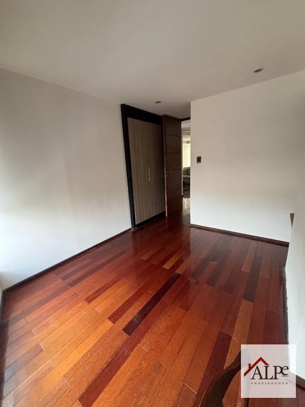 APARTAMENTO AMOBLADO EN VENTA ZONA 13 - 6