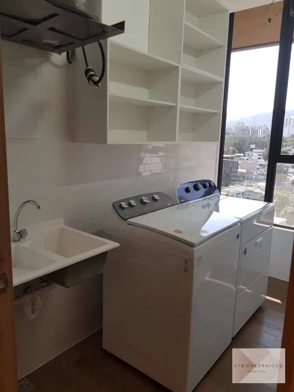 PRECIOSO APARTAMENTO EN ZONA 15 - 4