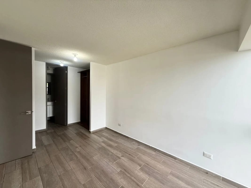 Vendo apartamento en zona 11. — Apartamento en Venta en Aralia Mariscal, Zona 11, Guatemala, Ciudad — foto 2 de 11