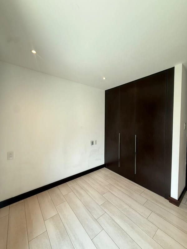 Vendo lindo apartamento en zona 15 — Apartamento en Venta en LIV, Zona 15, Guatemala, Ciudad — foto 11 de 14