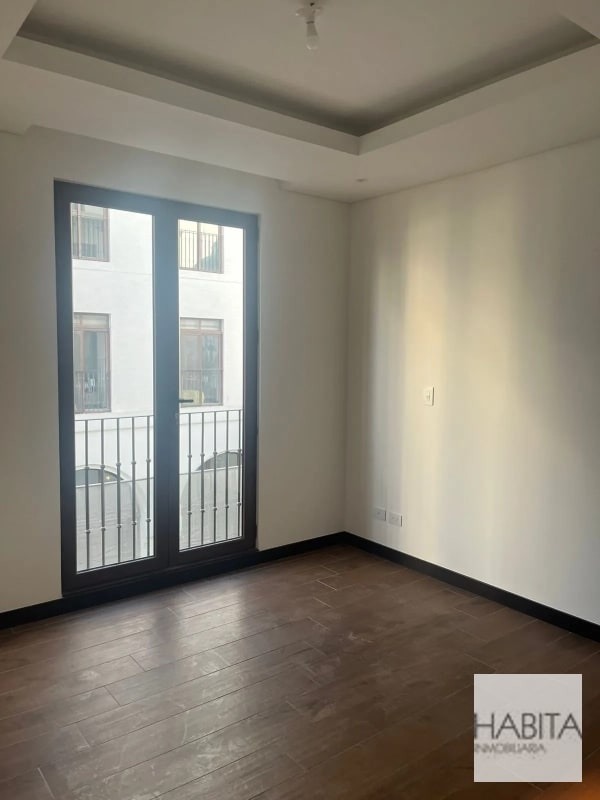 Apartamento en Venta Lirios 4, zona 16 - 2