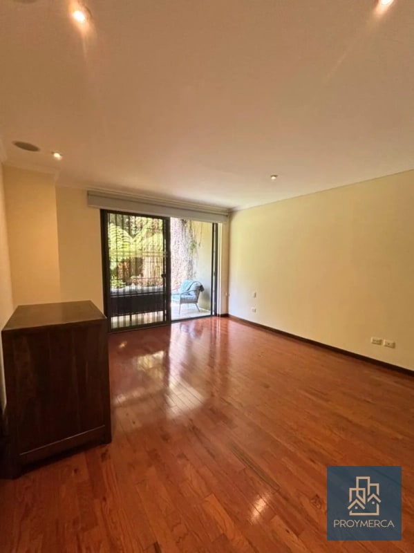 Apartamento con jardín en venta, Edificio Plenum 5ta Avenida Zona 14 - 9