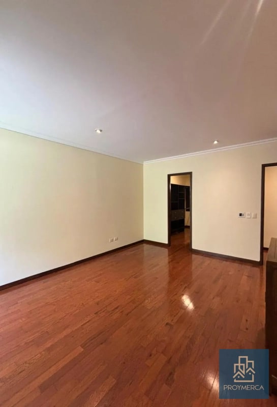 Apartamento con jardín en venta, Edificio Plenum 5ta Avenida Zona 14 - 7