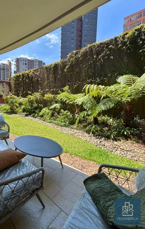 Apartamento con jardín en venta, Edificio Plenum 5ta Avenida Zona 14 - 4