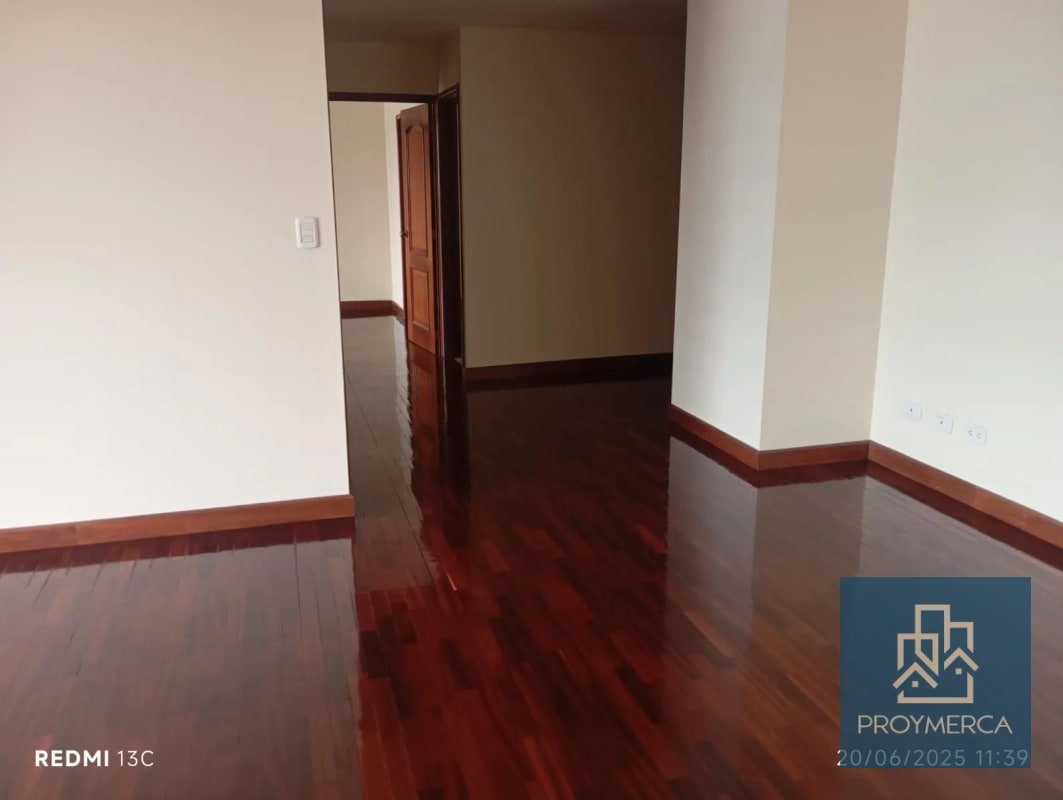 Apartamento en venta, Edificio Almeria, Zona 14 - 9