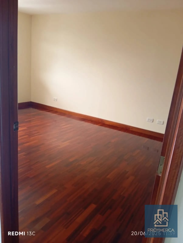 Apartamento en venta, Edificio Almeria, Zona 14 - 8