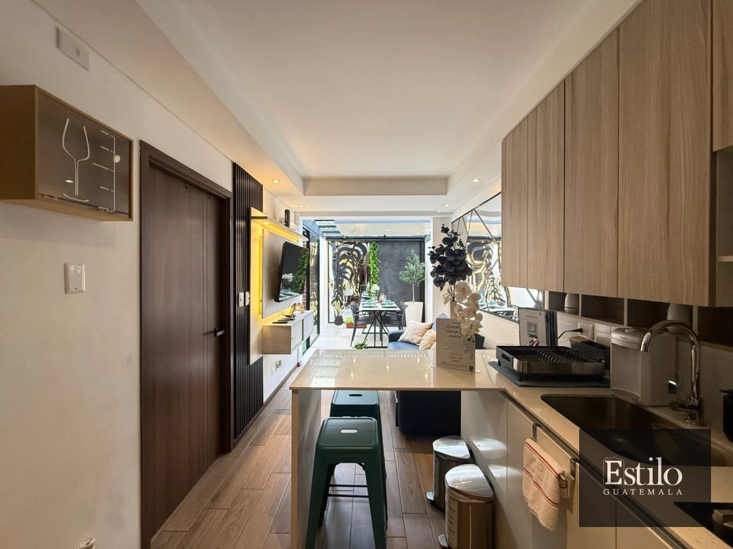 HERMOSOS APARTAMENTO CON JARDIN PRIVADO. ZONA 13 - 7