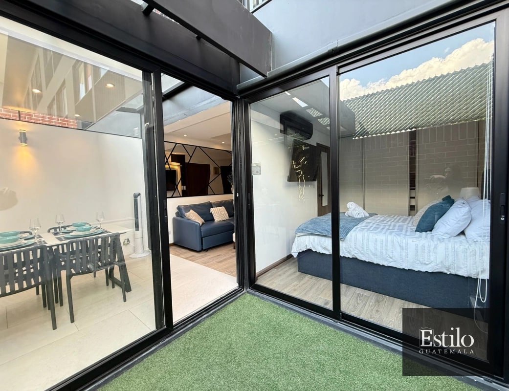 HERMOSOS APARTAMENTO CON JARDIN PRIVADO. ZONA 13 - 3