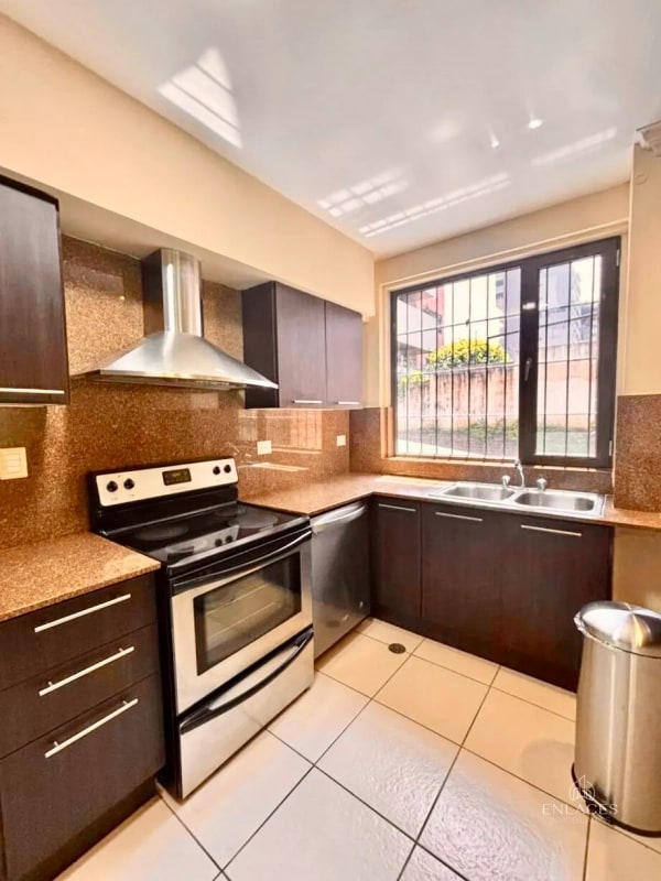 Zona 14 • Apartamento en Renta/Venta • Edificio Plenum - 1