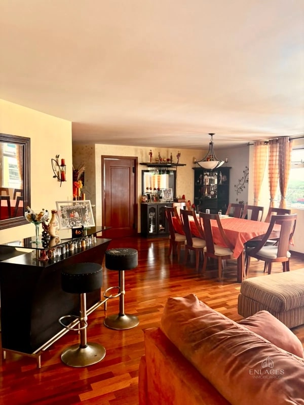 Zona 11 • Apartamento en Venta • Edificio Las Gemas - 1