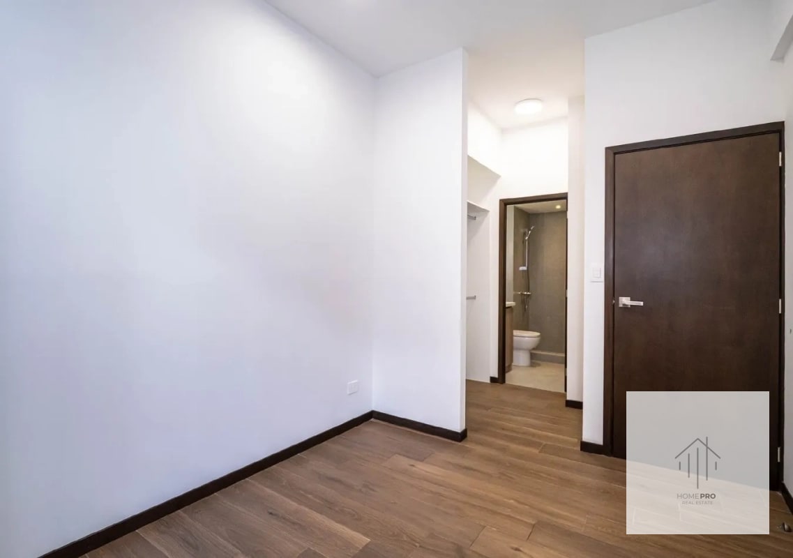 Apartamento con jardín en renta en zona 10 - 13