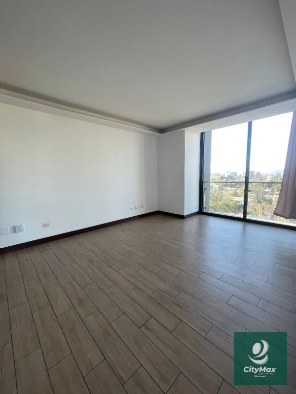 Apartamento en Venta en zona 15 - 6