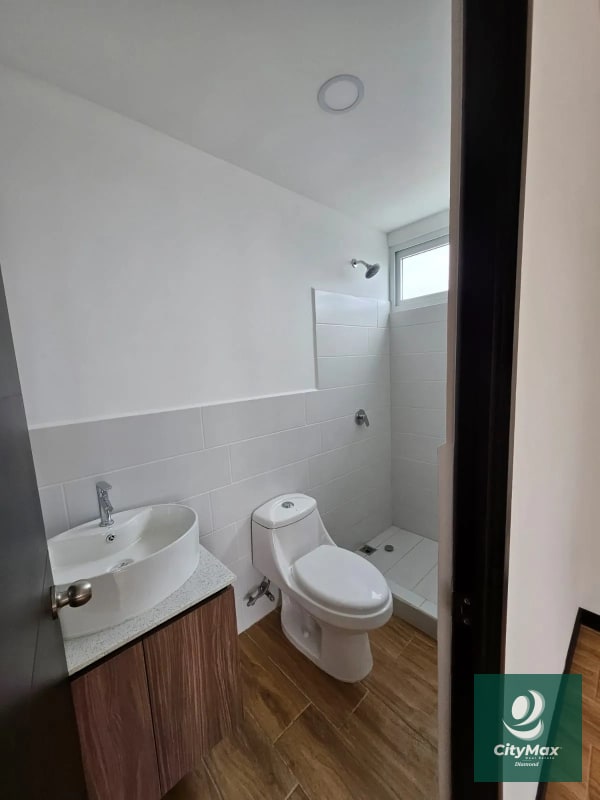 Apartamento en venta en edificio Nuevo en zona 12 - 2