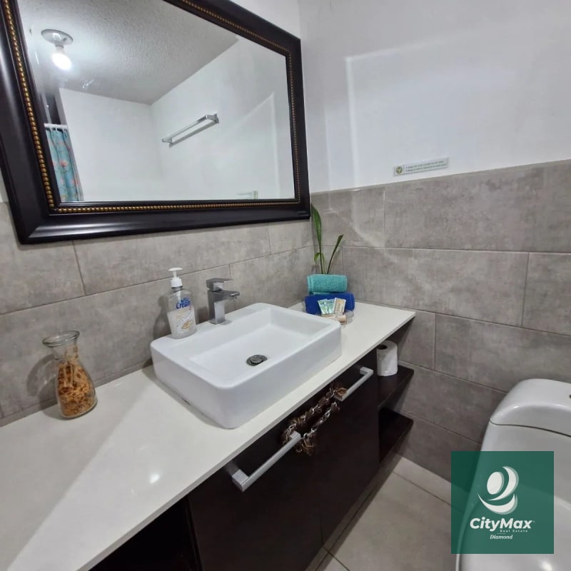 Apartamento Amueblado en Venta en Zona 4 - 8