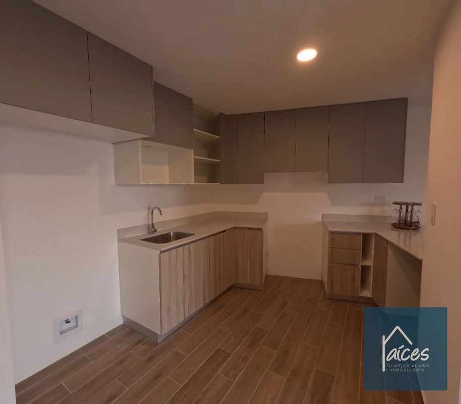 APARTAMENTO EN VENTA ZONA 14 (*20) - 16