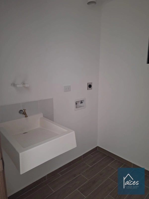 APARTAMENTO EN VENTA ZONA 14 (*20) - 13