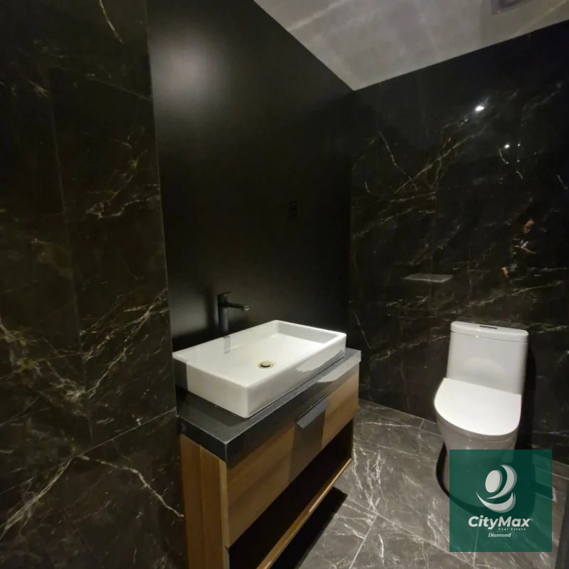 Apartamento en venta Villa Mariscal zona 11 - 13