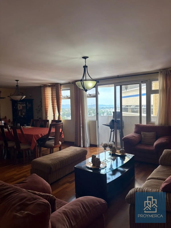 Amplio apartamento en venta, Las Gemas Zona 11 - 1