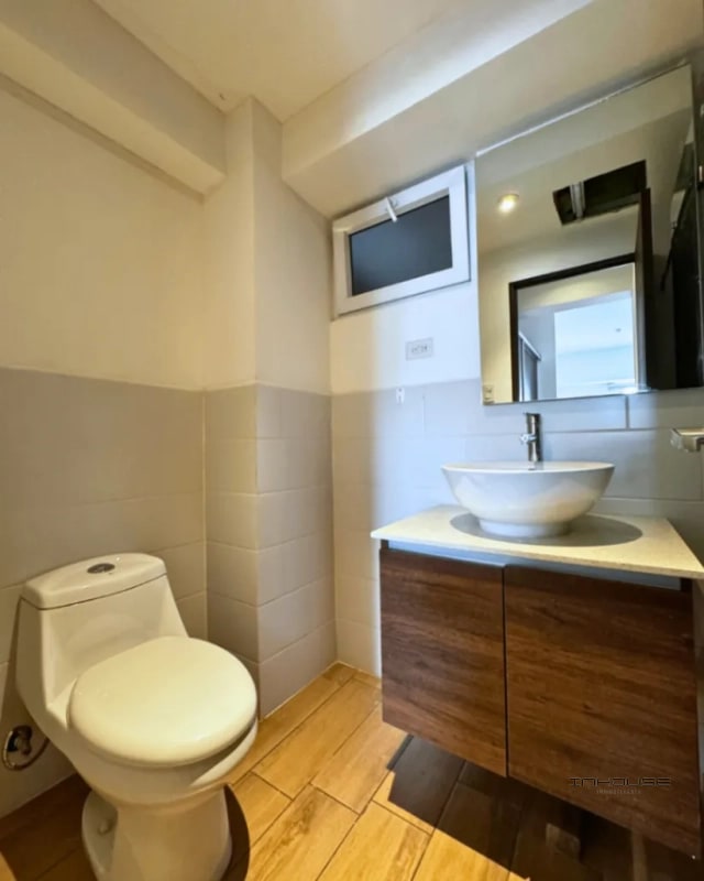 APARTAMENTO EN RENTA ZONA 12 CON BALCÓN - 10