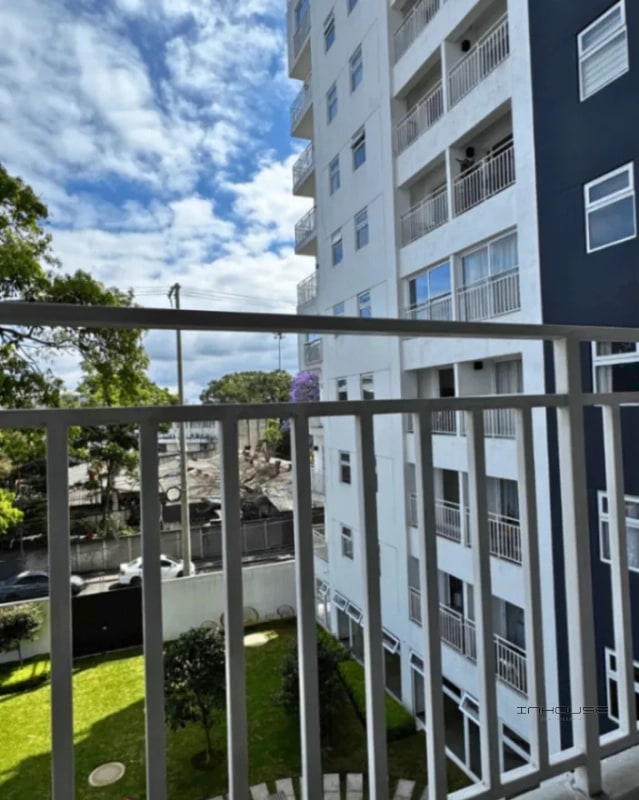 APARTAMENTO EN RENTA ZONA 12 CON BALCÓN - 2