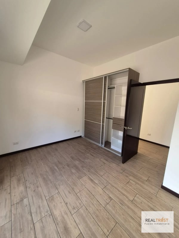 RENTO APARTAMENTO EN ZONA 10, a pocos pasos del C.C. La Estación - 6