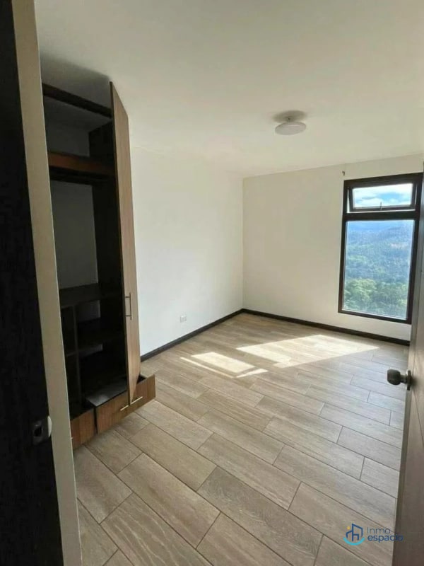Apartamento en alquiler en Edificio Nagano, Zona 16 - 13